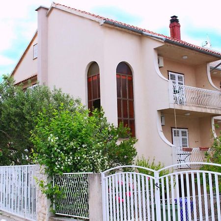 שיבניק Apartments Sunag מראה חיצוני תמונה