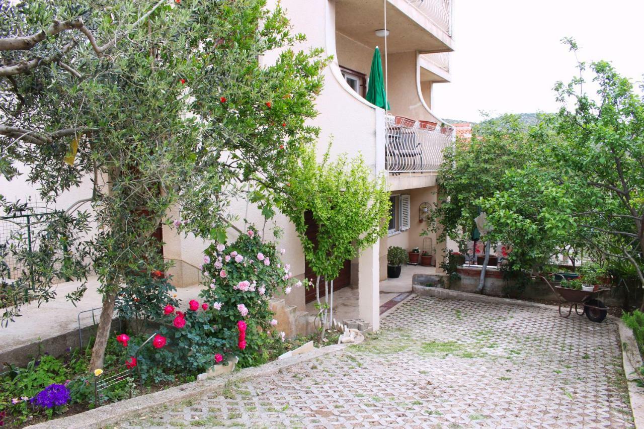 שיבניק Apartments Sunag מראה חיצוני תמונה